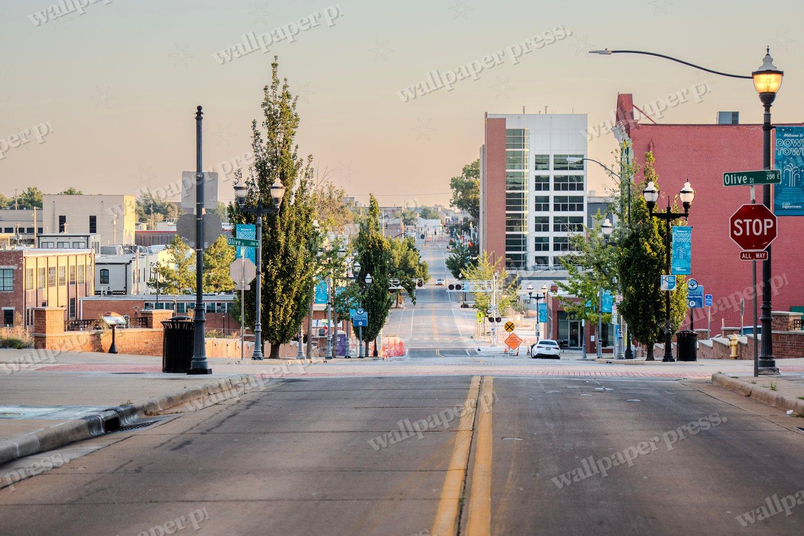 Peaceful Downtown Intersection